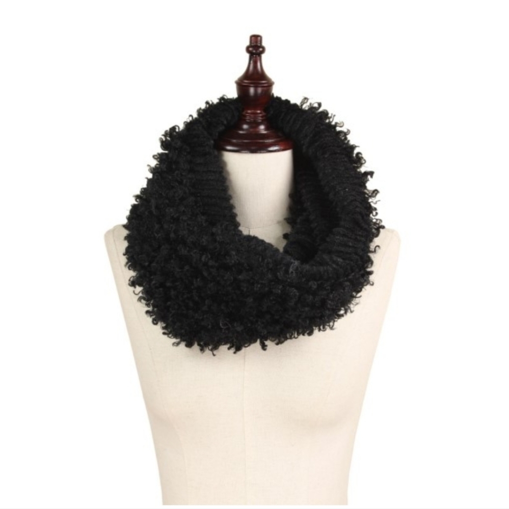 *Black Faux Fur Tube Scarf